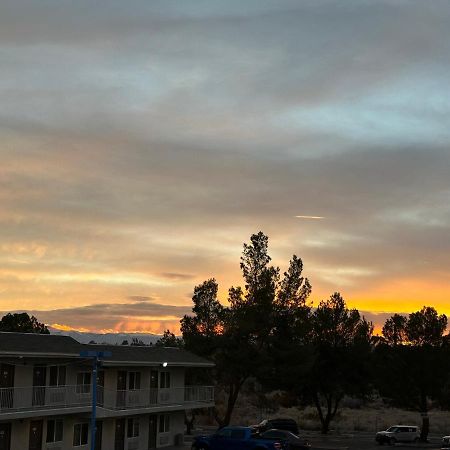 Motel 6 Victorville Dış mekan fotoğraf