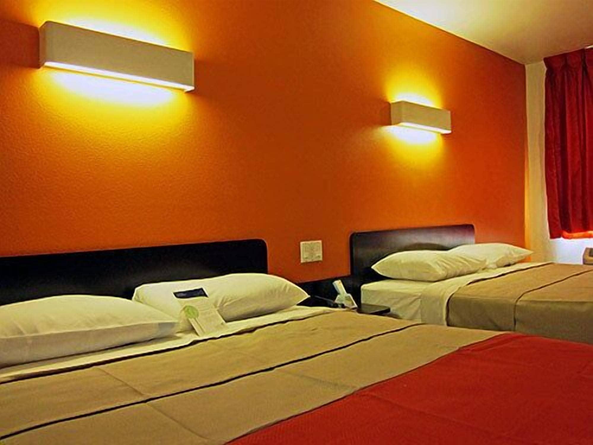 Motel 6 Victorville Dış mekan fotoğraf