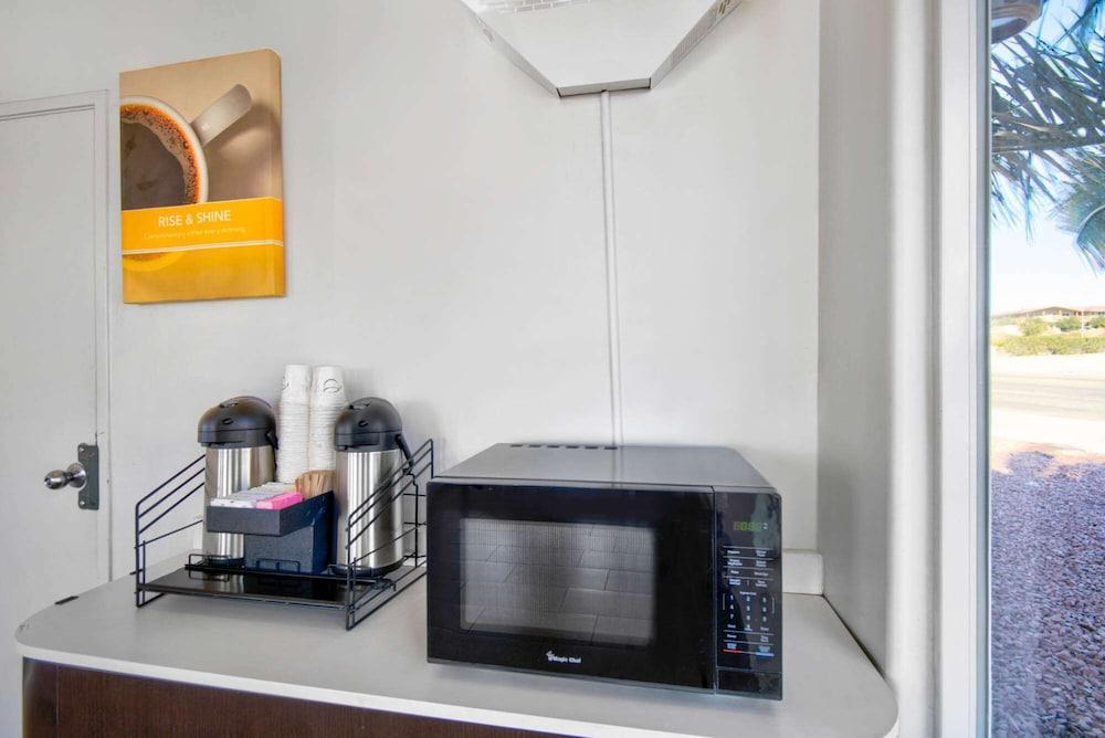 Motel 6 Victorville Dış mekan fotoğraf
