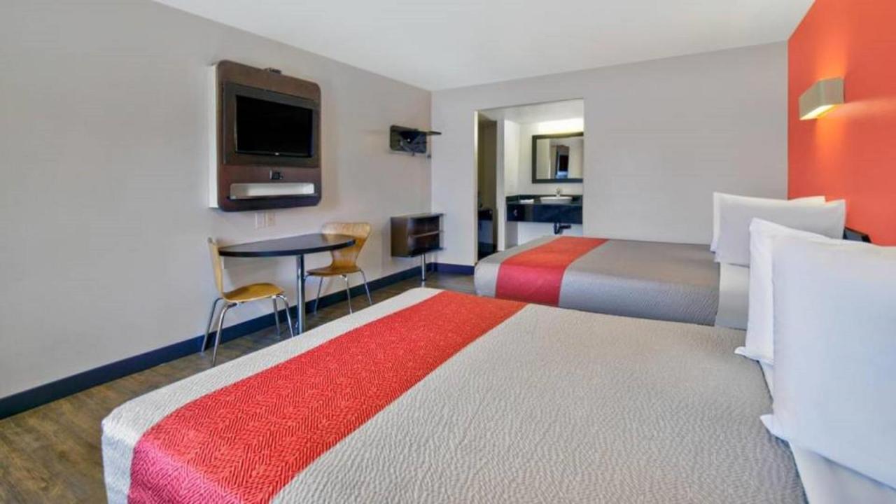 Motel 6 Victorville Dış mekan fotoğraf