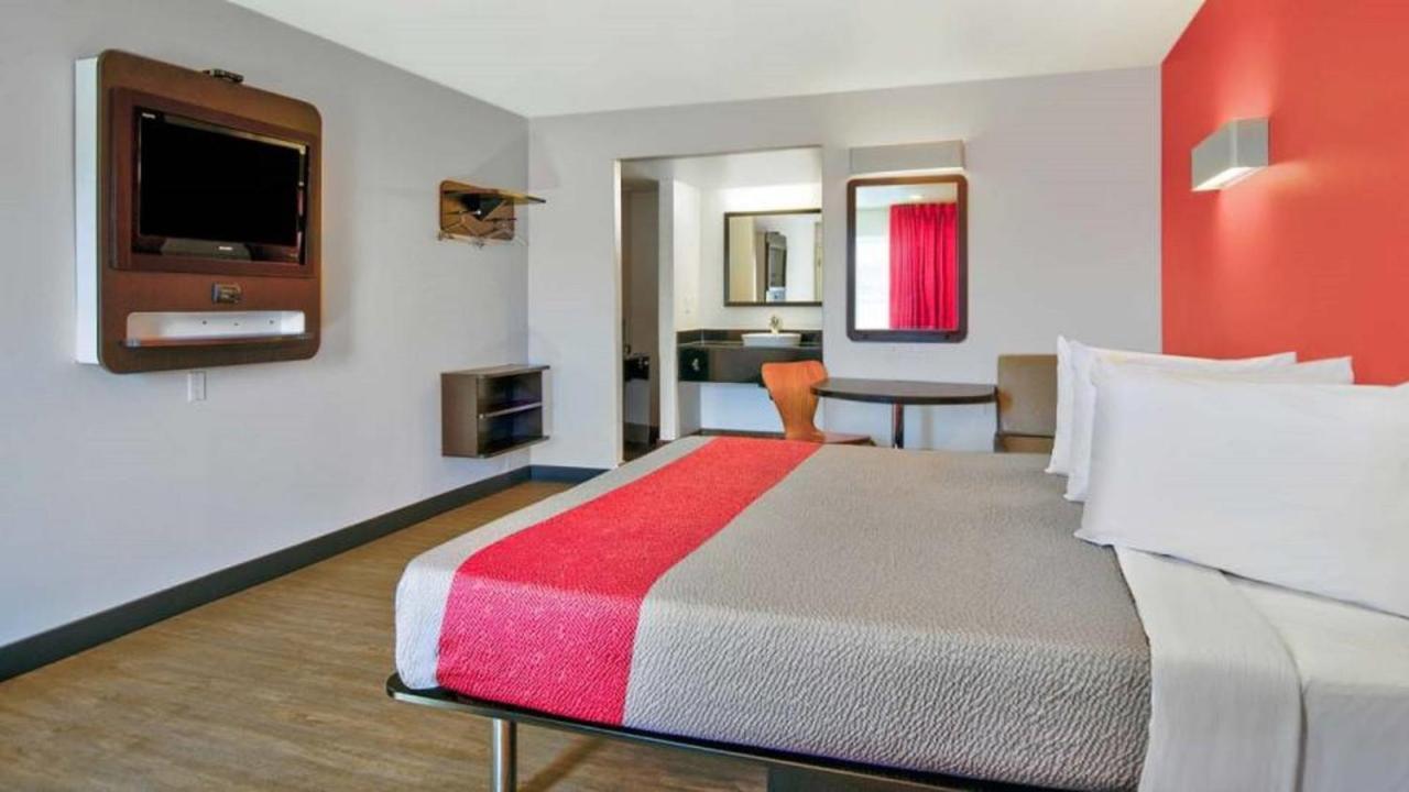 Motel 6 Victorville Dış mekan fotoğraf