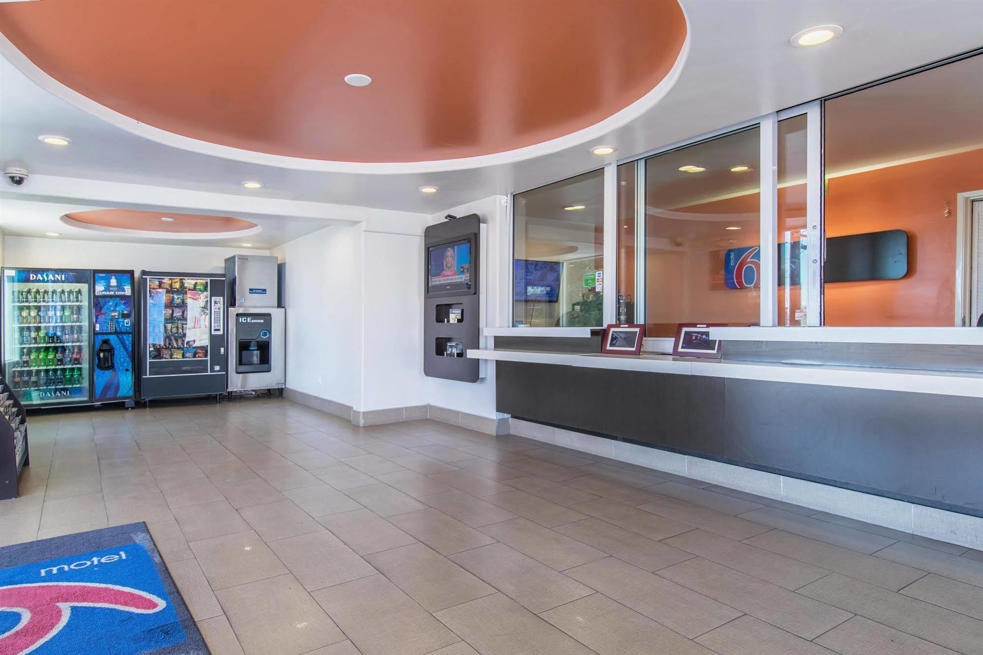 Motel 6 Victorville Dış mekan fotoğraf