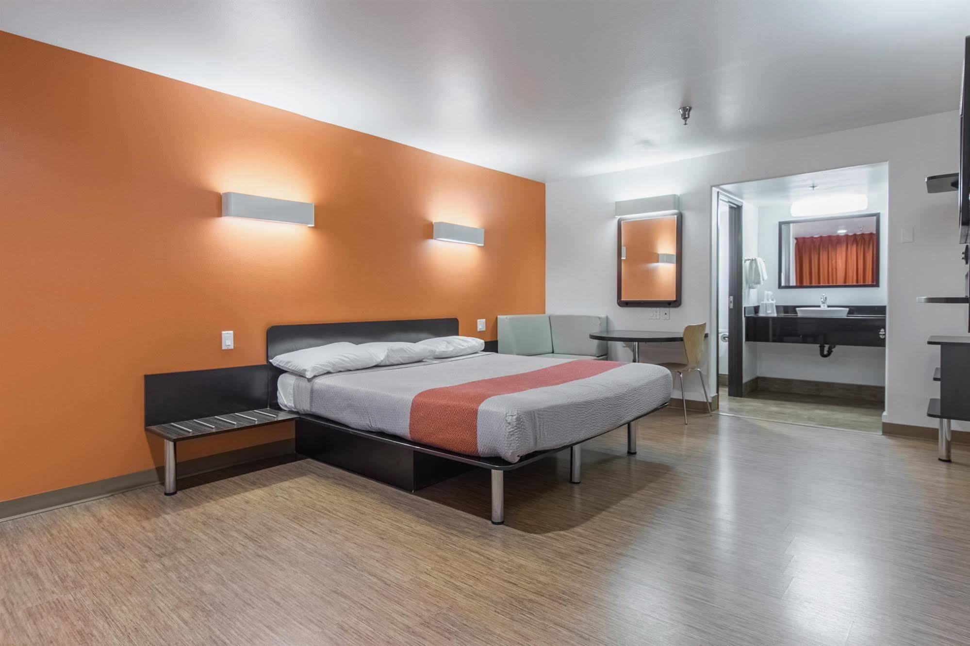 Motel 6 Victorville Dış mekan fotoğraf