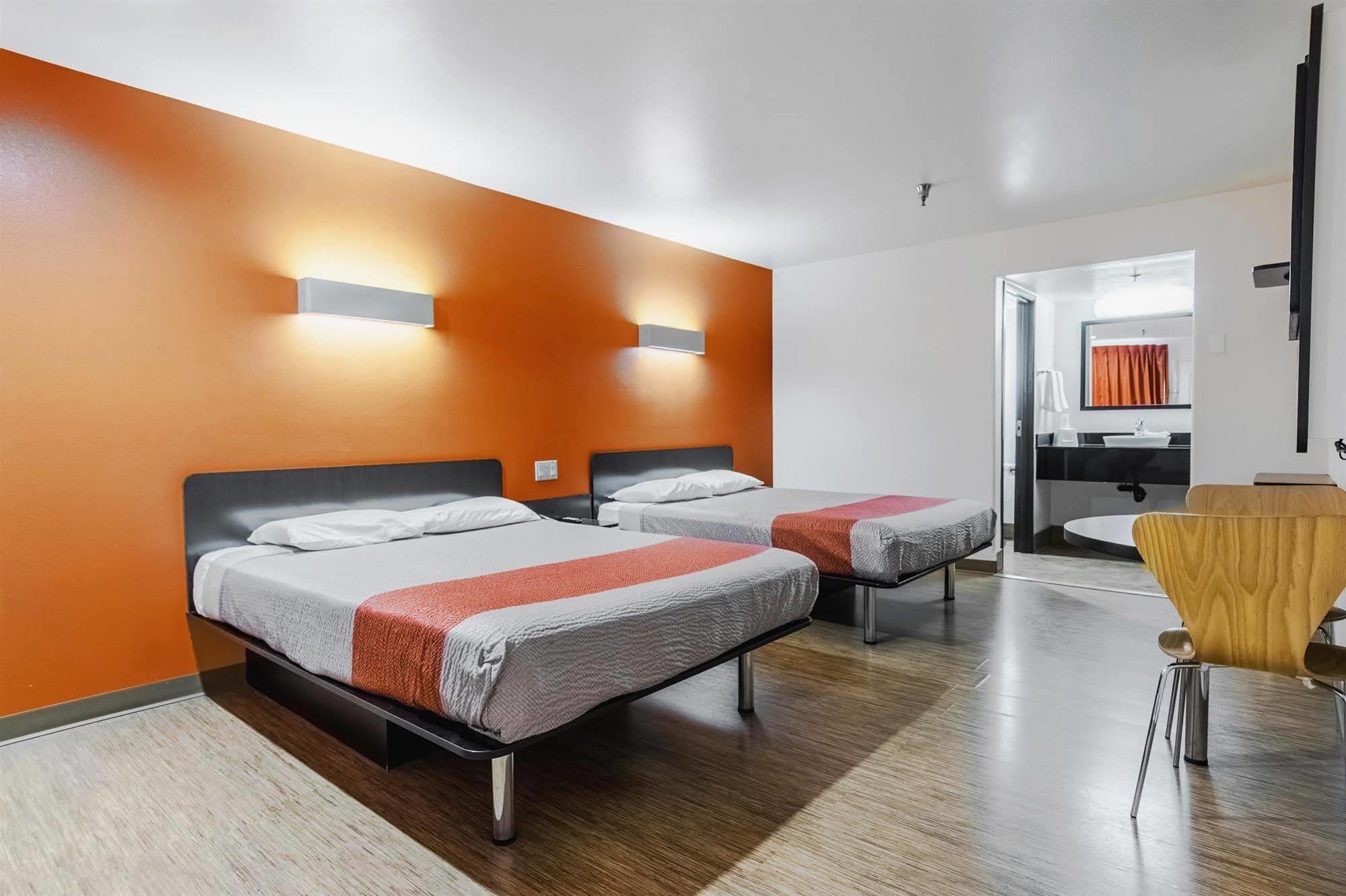 Motel 6 Victorville Dış mekan fotoğraf