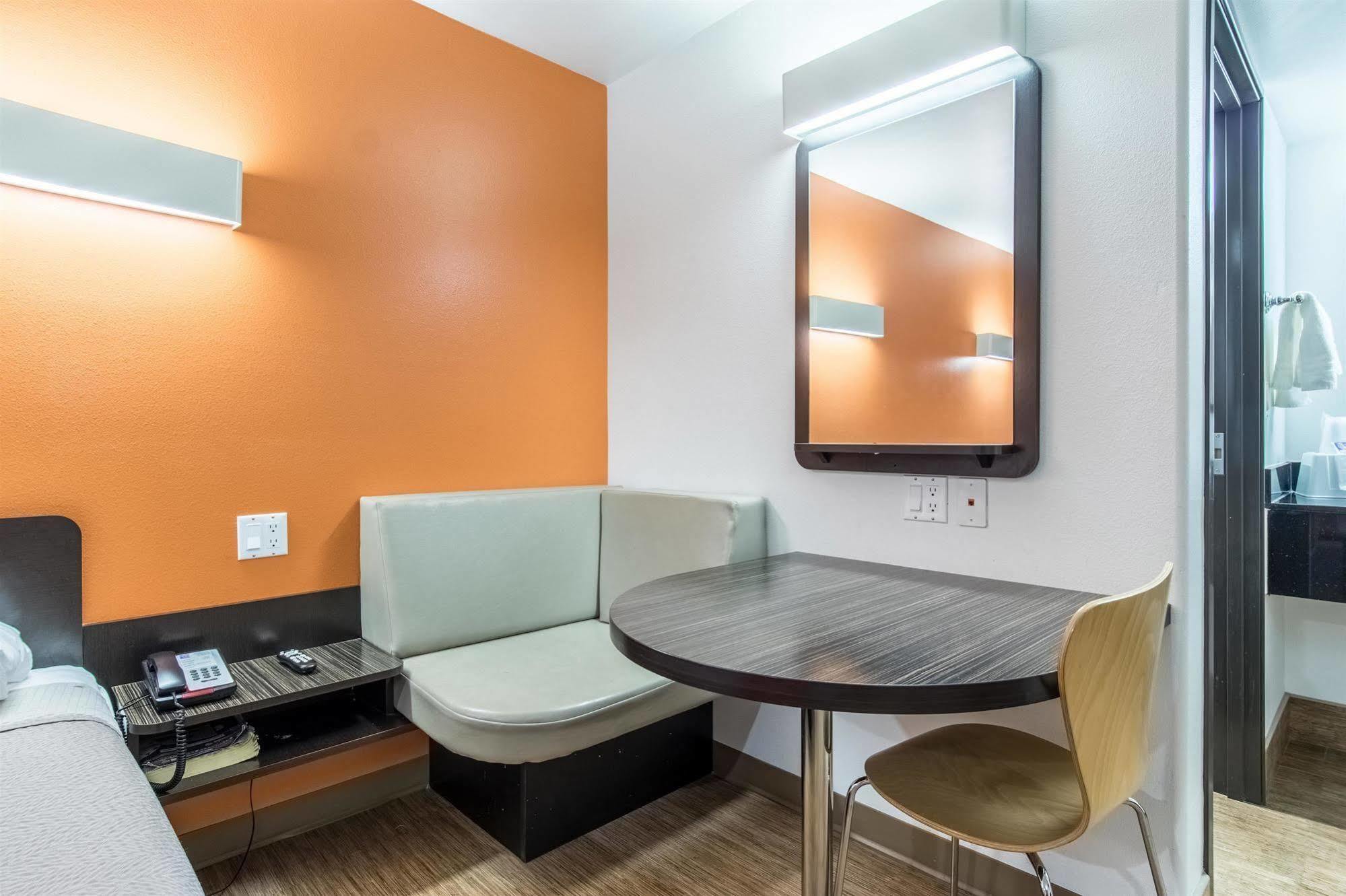 Motel 6 Victorville Dış mekan fotoğraf