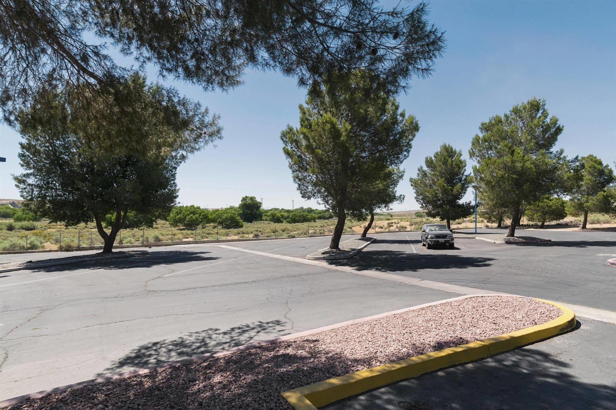 Motel 6 Victorville Dış mekan fotoğraf